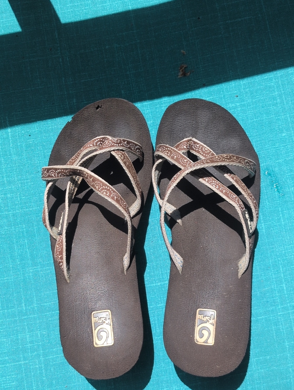 TEVA Mush Sandal Flip Flops Brown and Tan Crisscross Strap Women's Sandals